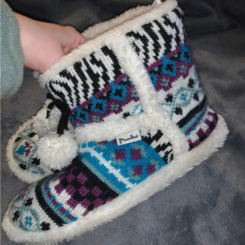 Mambo Booty Slippers - Picture 2 of 4
